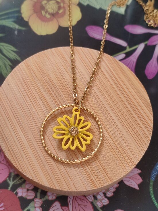 Collier fleur jaune 💛