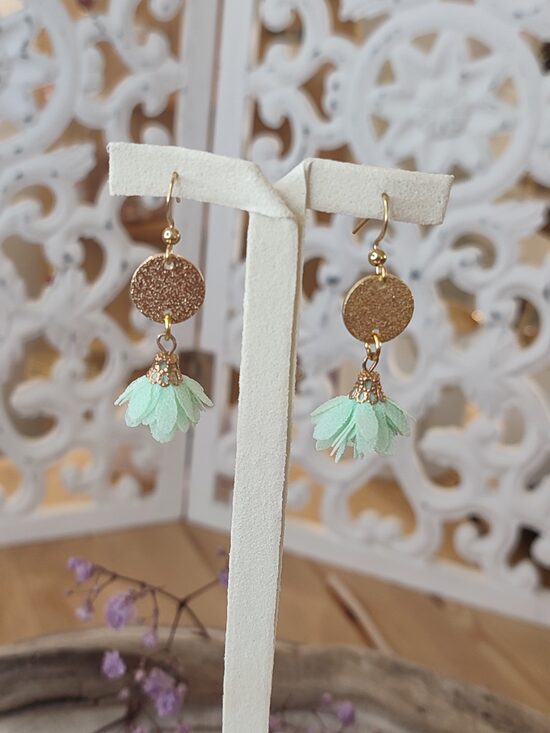 Boucles d'oreilles pompons réf.B1241