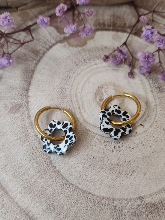 Boucles d'oreilles minis fleurs 🖤🤍