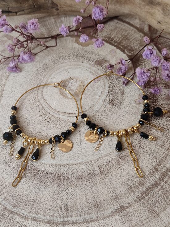 Boucles d'oreilles créoles en acier et ses perles 🖤