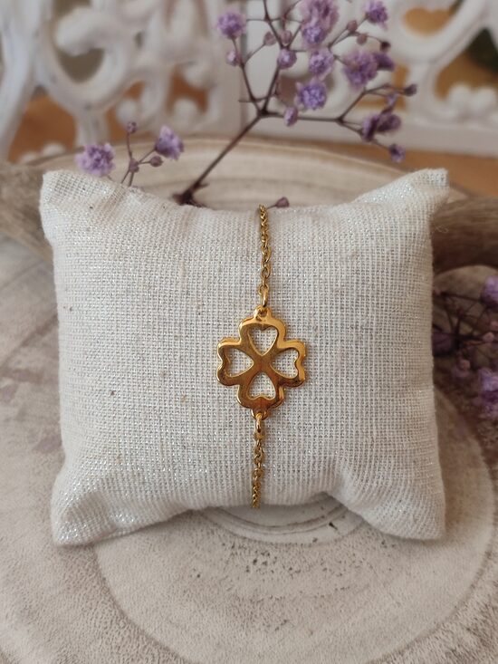 Bracelet acier inoxydable doré et son trèfle 🍀 réf.B656