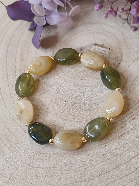 Bracelet élastique en perles acryliques 💚🤍 réf.C1H