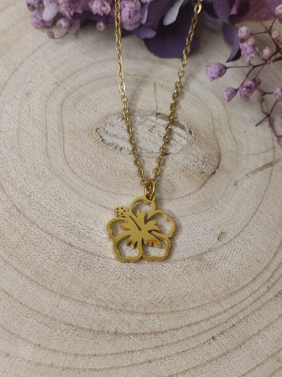 Collier en acier inox doré et son pendentif fleur hibiscus 🌸 réf.C1244
