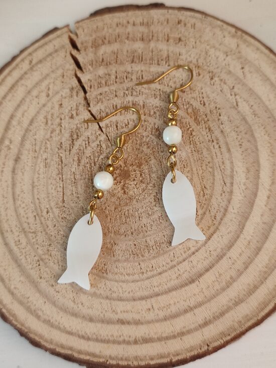 Nouveautés 🐠 Boucles d'oreilles poisson nacre et acier 🤍