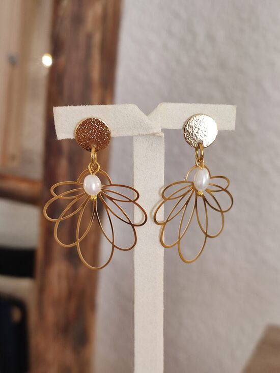 Boucles d'oreilles acier et perles d'eau douce 🤍