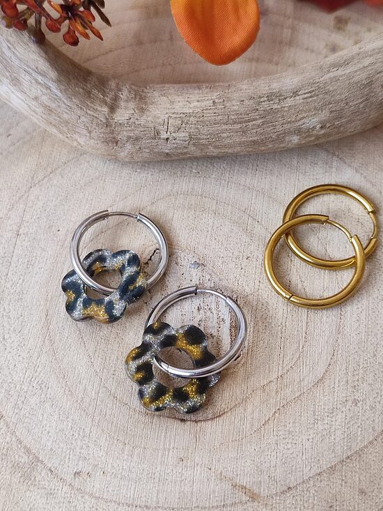 Boucles d'oreilles minis fleurs 🩶