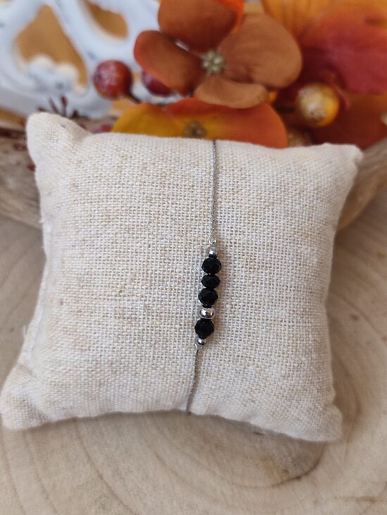 Bracelet acier inoxydable et ses perles 🖤