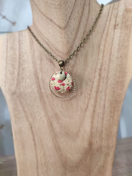 Collier en laiton et son sequin pailleté coquelicots ♥️ réf.C526