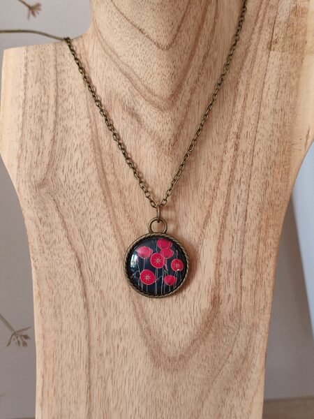 Collier en laiton et son cabochon coquelicots ♥️ réf.C575