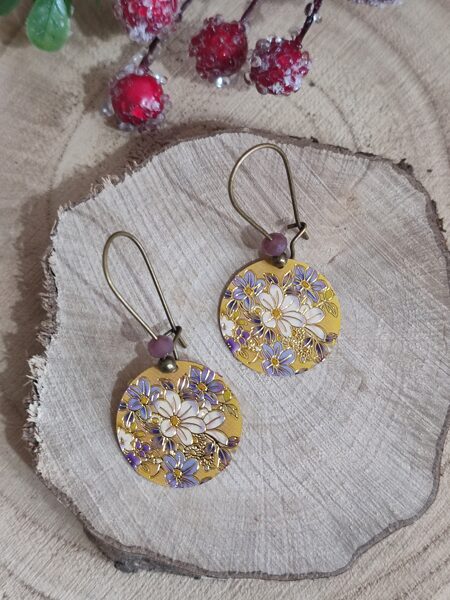 Boucles d'oreilles en laiton et sequins fleurs réf.B757