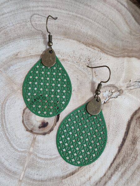 Boucles d'oreilles en laiton et métal peint vert réf.B376