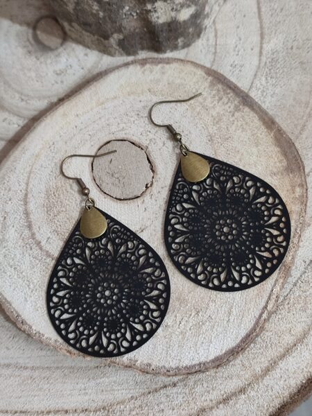 Boucles d'oreilles en laiton et métal peint réf.B892
