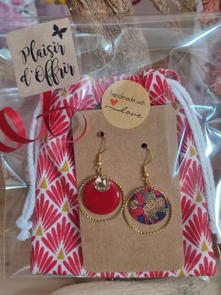 Boucles d'oreilles en acier inox et son pochon ❤️ réf.P1121