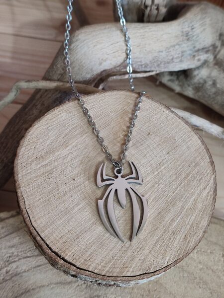 Chaîne en acier inox argenté et son pendentif araignée 🕷️ réf.C1154