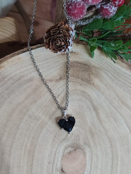 Collier en acier inox argenté et son coeur 🖤 réf.C1208