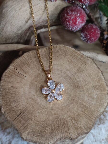 Collier en acier inox doré et sa fleur 🌸 réf.C1206