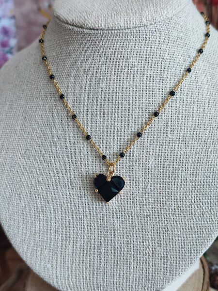Collier en acier inox doré et son coeur 🖤 réf.C1210
