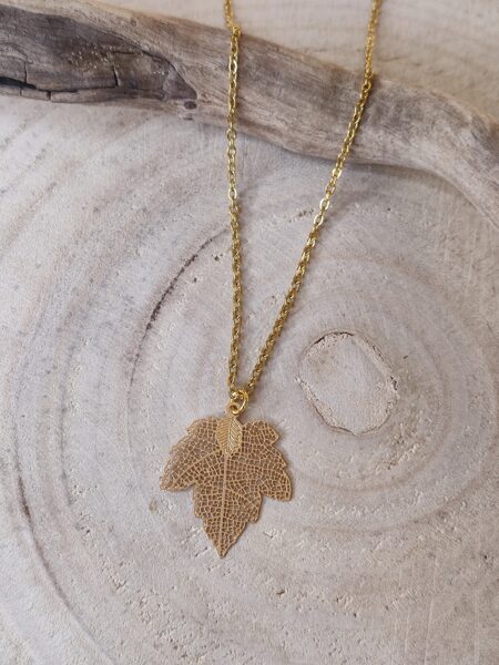 Collier en acier inoxydable doré et sa feuille réf.C1316