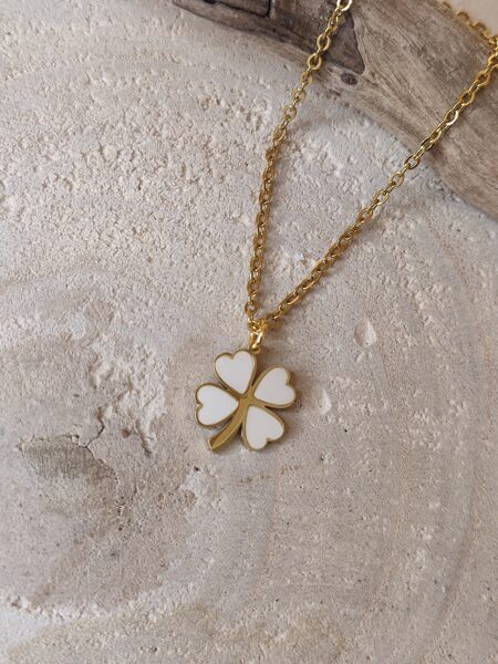 Collier trèfle à 4 coeurs 🍀en acier et nacre 🤍 réf.C1372