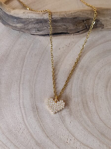 Collier en acier inox doré et son coeur en laiton 🖤 réf.C1405