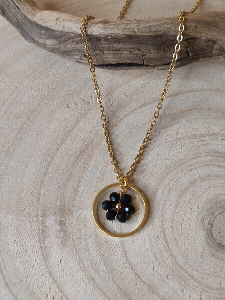 Collier en acier inoxydable et ses perles noires 🖤 réf.C1429